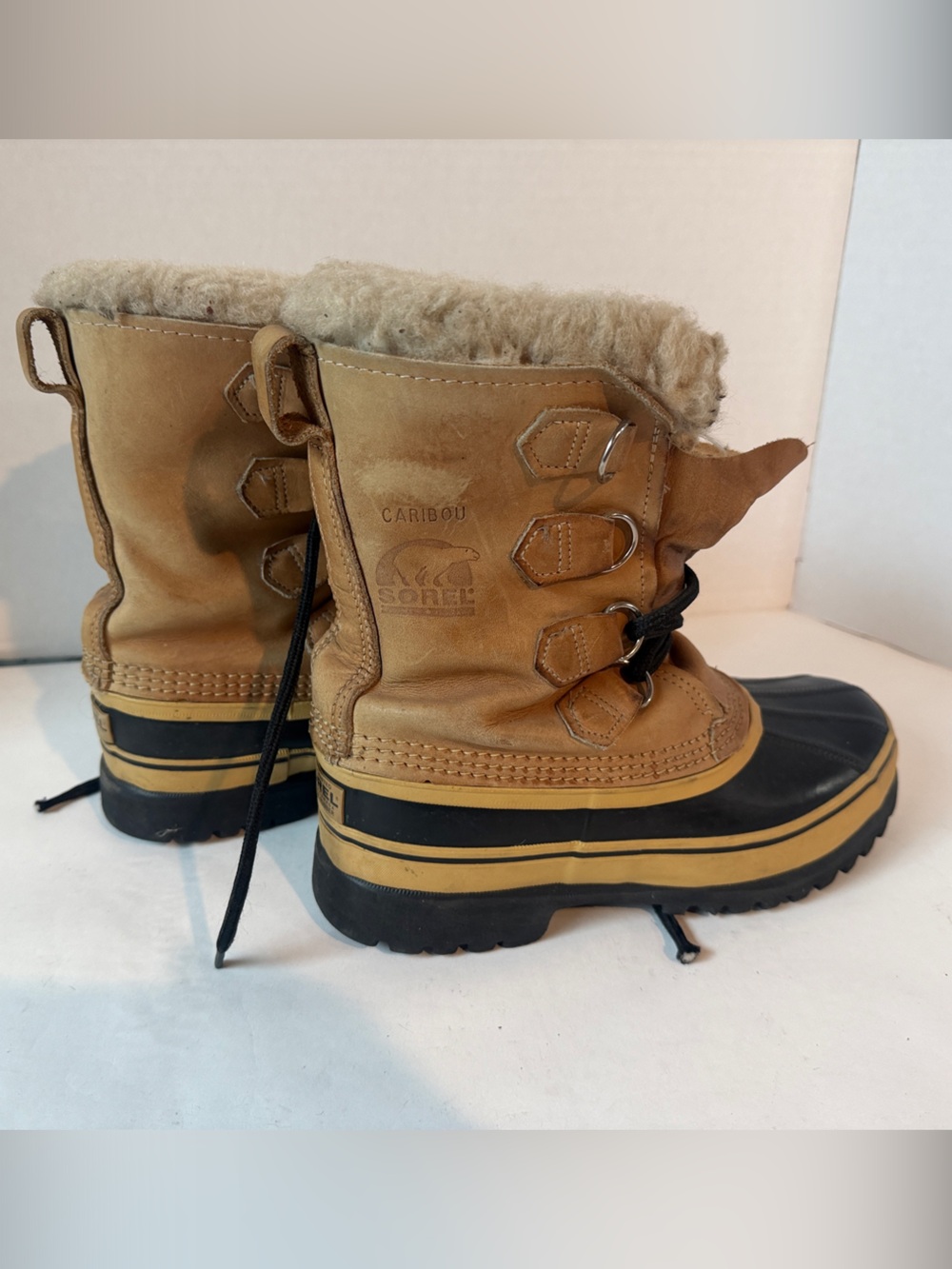 Sorel Vintage Caribou Waterproof Winter Boots in Tan. Made in Canada. Women’s 6